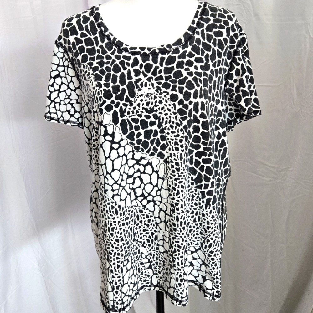 Chico's Weekend Short sleeve 🦒 shirt